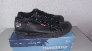 Zapatillas Levi's Negras Talla 39
