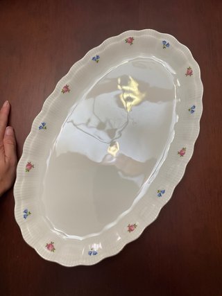 Fuentes de porcelana con diseño floral