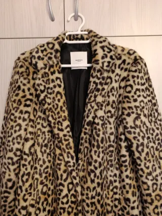 Abrigo pelo Mango estampado leopardo Talla S