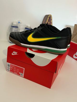 Nike Gato Talla 43 Negro Verde