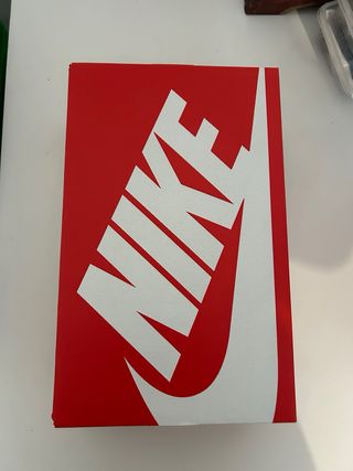 Nike Gato Talla 43 Negro Verde