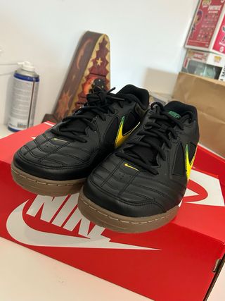 Nike Gato Talla 43 Negro Verde