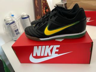 Nike Gato Talla 43 Negro Verde