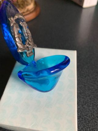 sacra famiglia in argento su acquasantiera