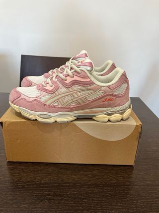 Asics Gel NYC rosas y blancas