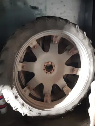 Ruedas estrechas tractor