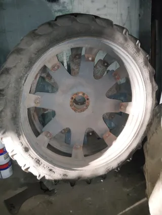 Ruedas estrechas tractor