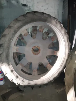 Ruedas estrechas tractor