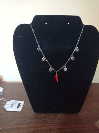 Collana con ciondolo cornetto rosso
