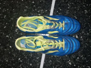 Scarpini da calcio Joma blu e gialli