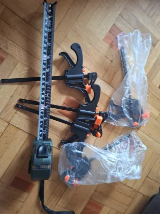 5 Sargentos y 1 Metro de Cinta