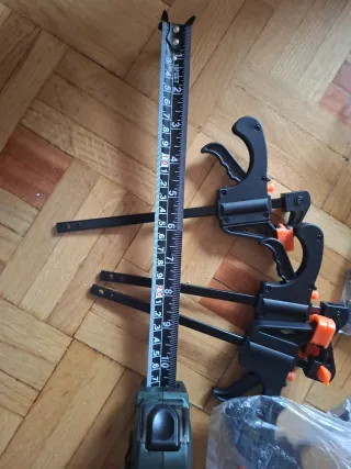 5 Sargentos y 1 Metro de Cinta