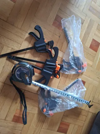 5 Sargentos y 1 Metro de Cinta