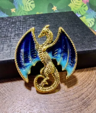 Broche o colgante de dragón