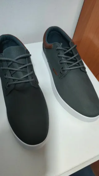 Zapatillas Pier One grises y marrones