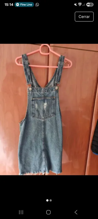 Vestido peto vaquero corto con falda