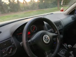 Volkswagen Golf 2000