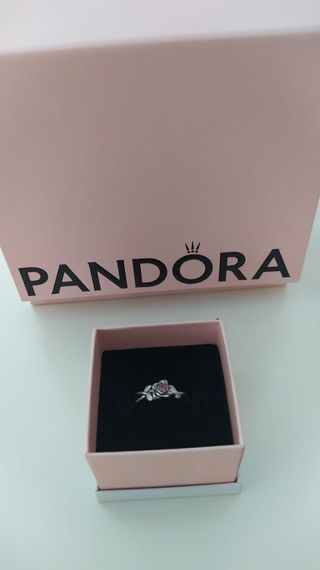 Anillo Pandora Flor Rosa con Piedra Roja