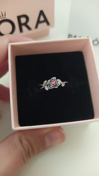 Anillo Pandora Flor Rosa con Piedra Roja