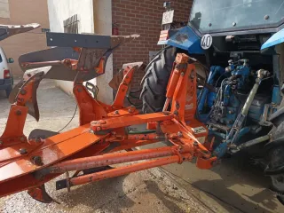 Vertedera Kuhn 3 cuerpos