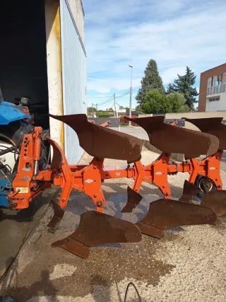 Vertedera Kuhn 3 cuerpos