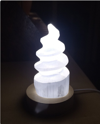 Lampada in Selenite spirale con base in legno USB