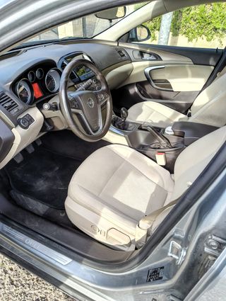 Opel Insignia Tourer 2.0 CDTI 2012