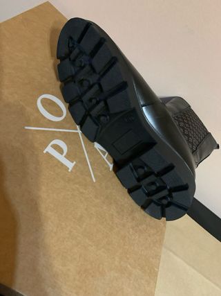 Botas Chelsea Negras con Estampado