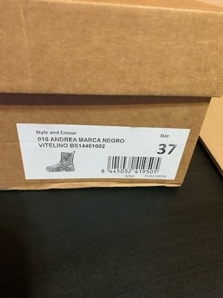 Botas Chelsea Negras con Estampado