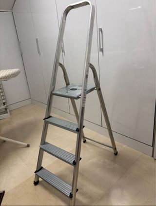Escalera Artub 4 peldaños aluminio
