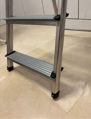 Escalera Artub 4 peldaños aluminio