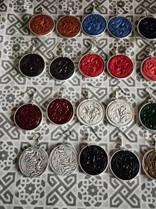 12 pares pendientes + joyero