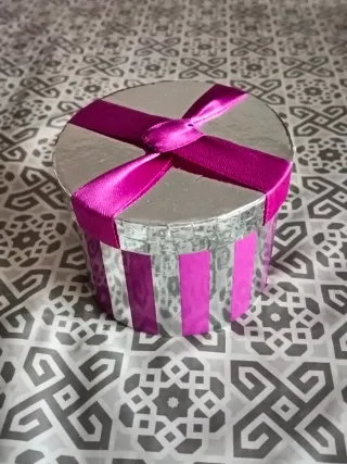 12 pares pendientes + joyero