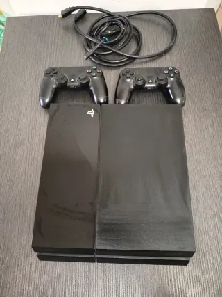 Playstation 4 + 2 Joypad