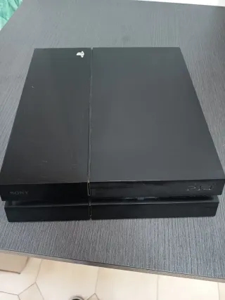 Playstation 4 + 2 Joypad