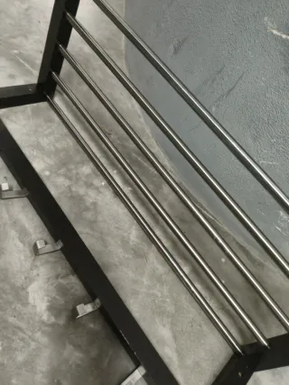 Perchero IKEA TJUSIG Negro/Plata