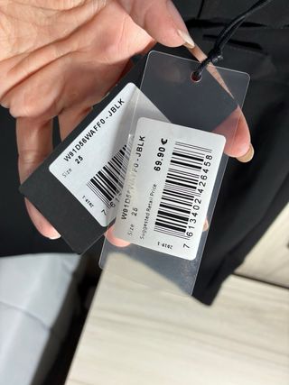 Falda Guess con hebillas doradas