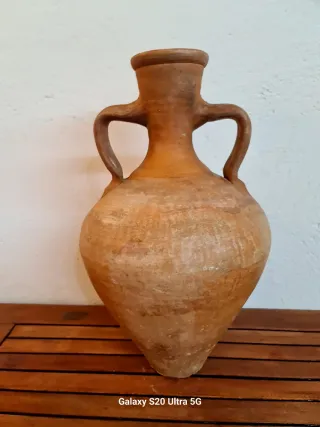 Cántaro antiguo de barro