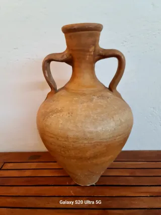 Cántaro antiguo de barro