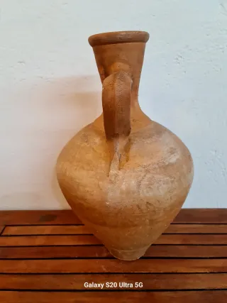 Cántaro antiguo de barro