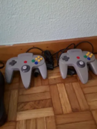 Console Nintendo 64 + 2 Controller