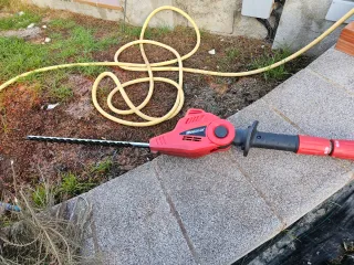 Cortasetos Eléctrico Telescópico HHTI 40