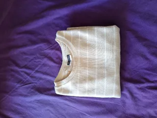 Jersey con camisa falsa beige y blanco