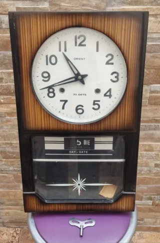 Reloj de pared orient