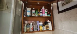 Armario Auxiliar Baño Madera y espejo.