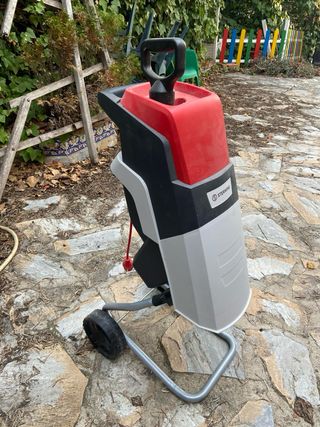 Trituradora de ramas eléctrica