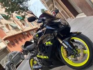 Suzuki GSX-R 600 Negra