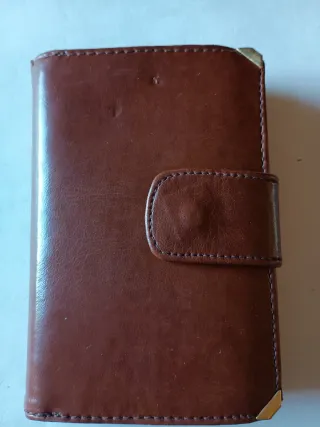 Billetera de cuero marrón