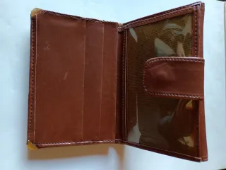 Billetera de cuero marrón