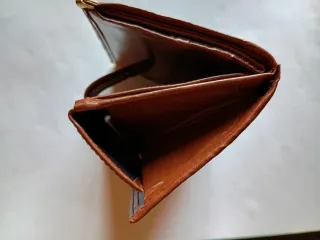 Billetera de cuero marrón